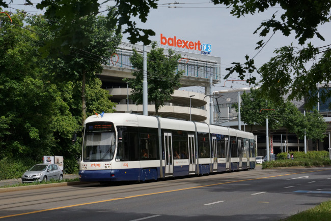 Обои картинки фото техника, трамваи, рельсы, город, трамвай