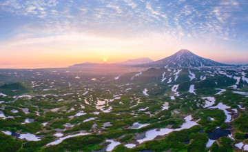 Картинка камбальная+сопка +камчатка природа горы гора небо облака луга снег