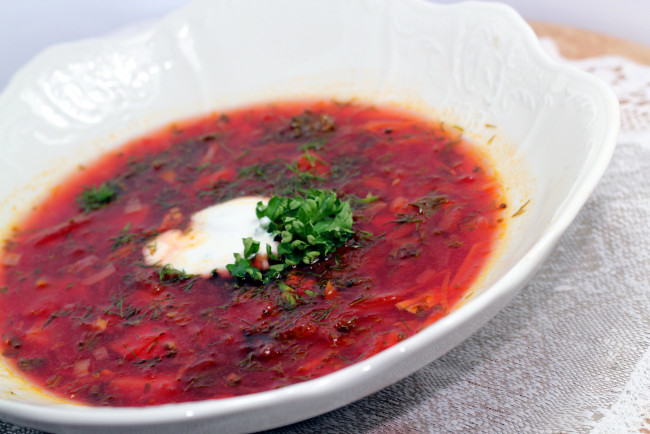 Обои картинки фото еда, первые блюда, борщ, зелень, сметана