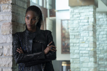 Картинка titans+ сериал+2018+–+ кино+фильмы сериал титаны кадры фантастика фэнтези боевик драма криминал damaris lewis hbo blackfire