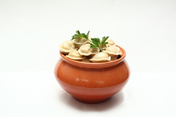 Картинка еда пельмени манты вареники петрушка горшочек