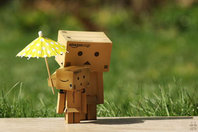 Обои картинки фото разное, данбо, danboard, зонтик, коробки