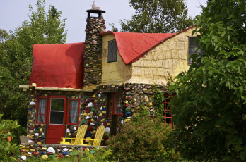 Картинка города здания дома дом сад деревья