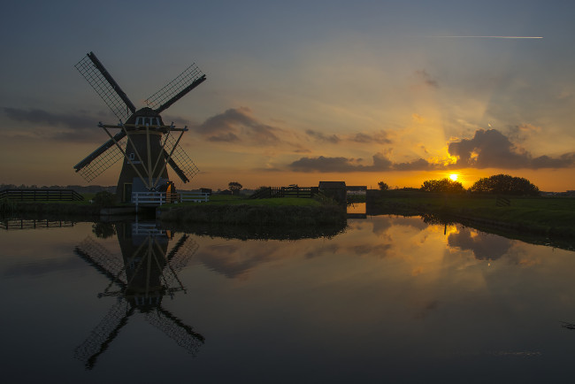 Обои картинки фото разное, мельницы, ветряк, мельница, закат, озеро