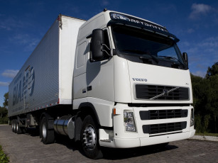 Картинка автомобили volvo светлый 4x2 440 fh