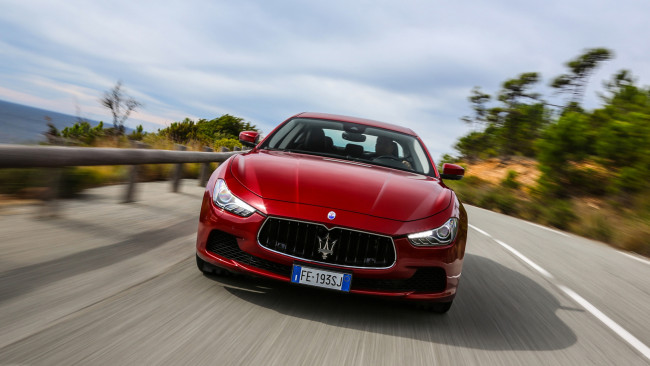 Обои картинки фото maserati ghibli sq4 sport package 2017, автомобили, maserati, красный, 2017, package, sport, sq4, ghibli