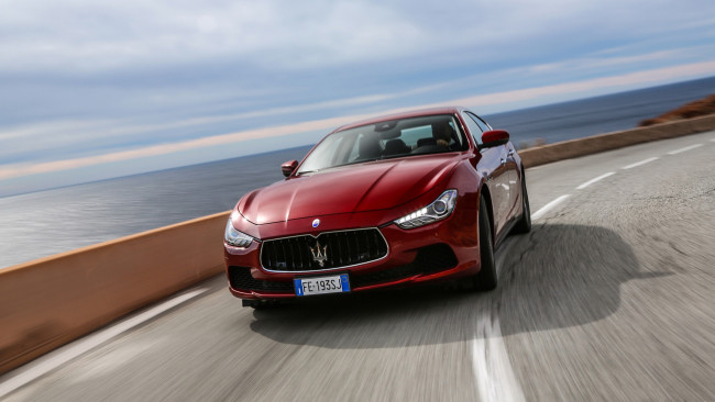 Обои картинки фото maserati ghibli sq4 sport package 2017, автомобили, maserati, ghibli, sq4, красный, 2017, package, sport