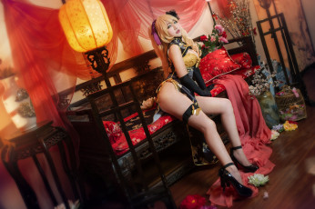 Картинка девушки -unsort+ азиатки взгляд торшер милашка бедра стоит азиатка ножки образ подушка занавески ткань пол наряд туфли костюм блондинка клетка мебель интерьер ноги диван комната стиль поза девушка свет цветы лицо секси