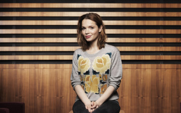 Картинка karoline+herfurth девушки -unsort+ рыжеволосые+и+другие свитер улыбка рыжая karoline herfurth