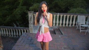 Картинка denisse+gomez девушки девушка denisse gomez брюнетка леденец поза взгляд макияж красотка