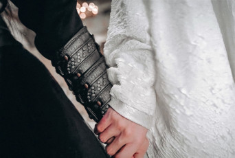 Картинка кино+фильмы the+untamed руки