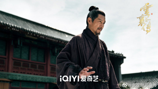 Обои картинки фото кино фильмы, the ingenious one, мужчина, здание