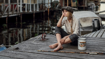 Картинка девушки алиса+тарасенко кепка удочка коса