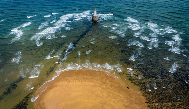 Обои картинки фото природа, маяки, море, маяк, отмель