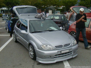 Картинка citroen saxo автомобили выставки уличные фото