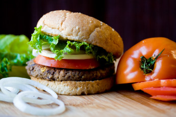 Картинка еда бутерброды гамбургеры канапе помидор лук гамбургер зелень томаты помидоры