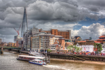 Картинка города улицы площади набережные дома река