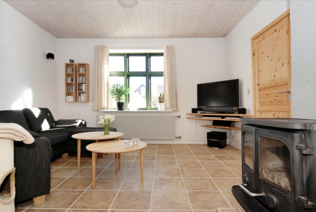 Обои картинки фото интерьер, гостиная, тумбочки, комната, диван