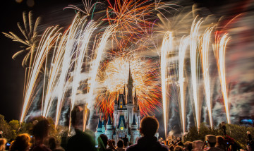Картинка города диснейленд фейерверк силуэты