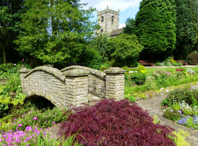 Обои картинки фото waddington,  england, природа, парк, река, мост, кусты, цветы