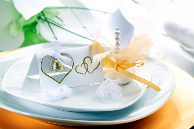 Обои картинки фото интерьер, декор,  отделка,  сервировка, бантики, сердечки, колокольчик