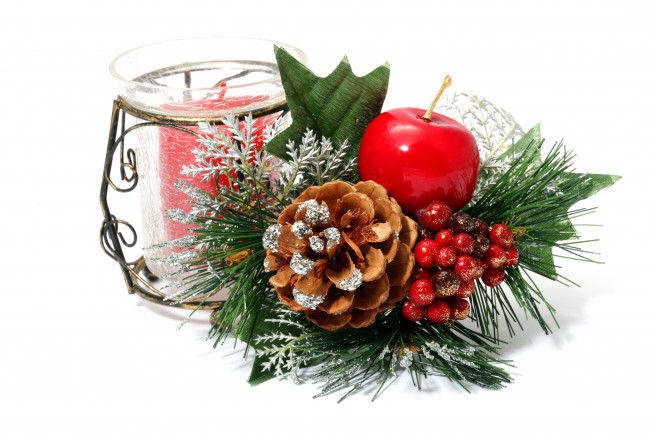 Обои картинки фото праздничные, украшения, ягоды, шишка, свеча