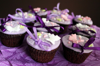 Картинка еда пирожные +кексы +печенье марципан кексы ленты бабочки