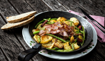 Картинка еда картофель ломтики ветчина фасоль