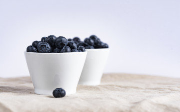 Картинка еда голубика +черника миски черника ягоды