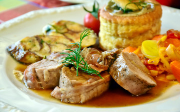 Картинка еда мясные+блюда свинина укроп овощи волован