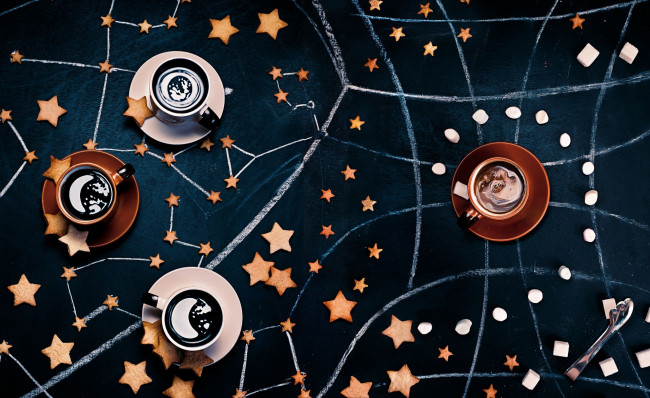 Обои картинки фото еда, кофе,  кофейные зёрна, чашки, созвездия, карта, рисунки