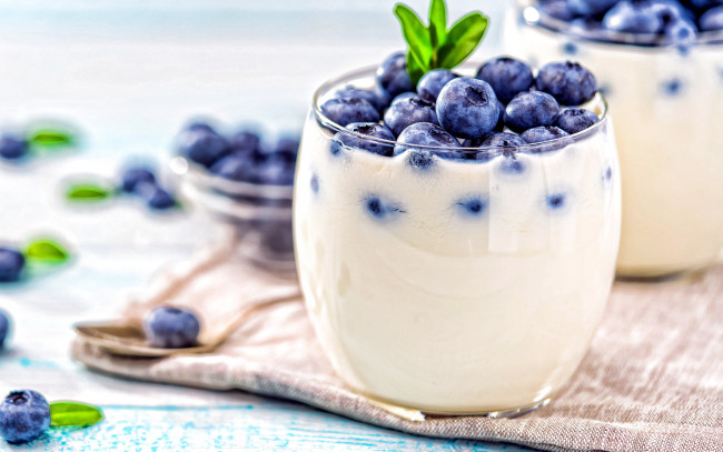 Обои картинки фото еда, мороженое,  десерты, десерт, йогурт, черника