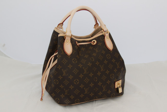 Обои картинки фото бренды, louis vuitton, бренд, louis, vuitton, сумка, handbag, designer, famous, логотип