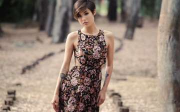 обоя giorgia soleri, девушки, giorgia, soleri, татуировка, тату, девушка, модель, брюнетка, красотка, поза, флирт, стройная, сексуальная, фигура, antonio girlando