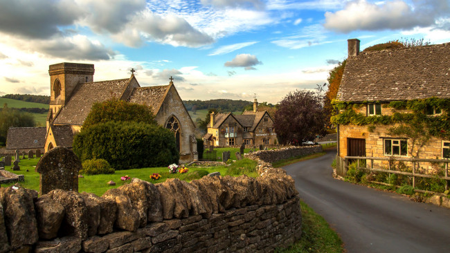 Обои картинки фото england, города, - улицы,  площади,  набережные, каменная, ограда, шоссе, дома