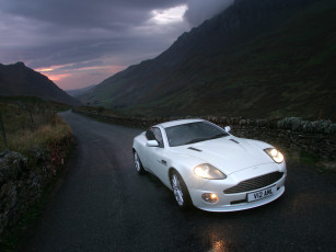 Картинка автомобили aston martin