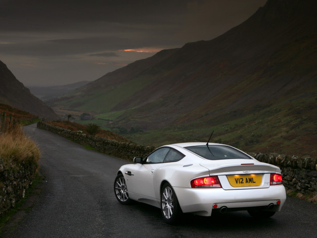 Обои картинки фото автомобили, aston, martin