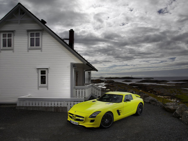 Обои картинки фото автомобили, mercedes, benz, sls, amg, gullwing, doors