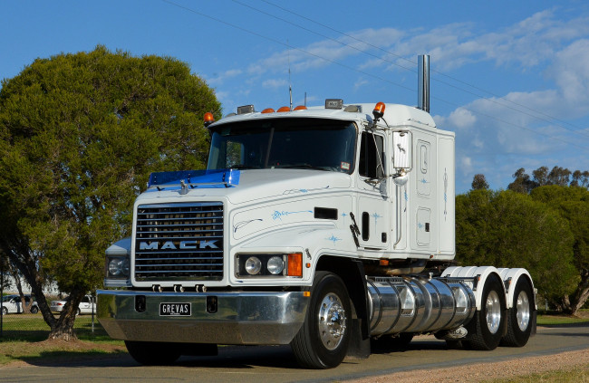 Обои картинки фото mack, автомобили, тяжелый, грузовик, седельный, тягач