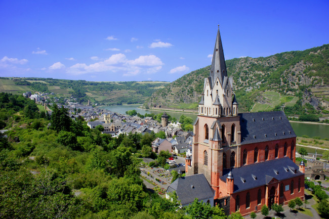 Обои картинки фото oberwesel church, города, - дворцы,  замки,  крепости, река, замок, панорама