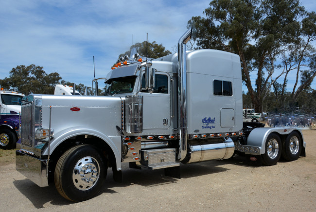 Обои картинки фото peterbilt, автомобили, железная, паровоз, дорога