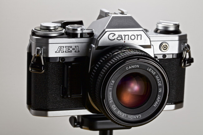 Обои картинки фото бренды, canon, фотокамера