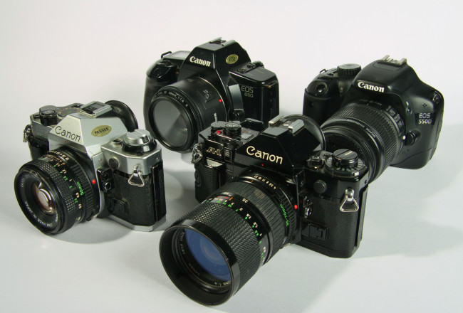 Обои картинки фото бренды, canon, фотокамера