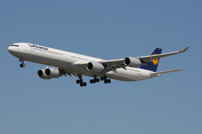 Обои картинки фото авиация, пассажирские самолёты, авиалайнер