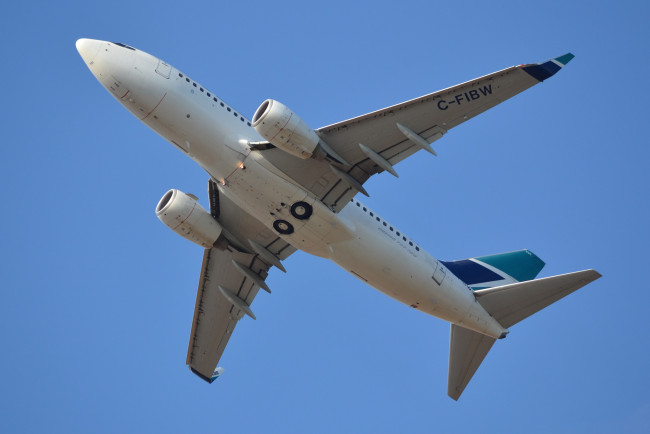 Обои картинки фото авиация, пассажирские самолёты, авиалайнер