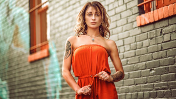 Картинка девушки -+рыжеволосые+и+разноцветные тату