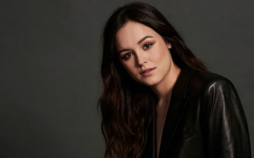 обоя девушки, hayley orrantia, hayley, orrantia, шатенка, куртка