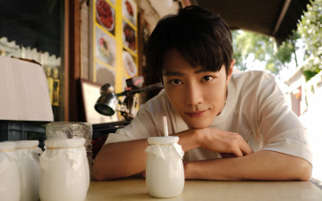 Картинка мужчины xiao+zhan актер лицо футболка баночки