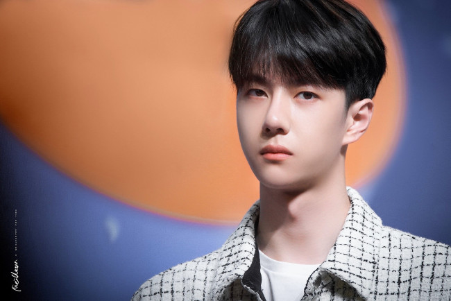 Обои картинки фото мужчины, wang yi bo, лицо, пиджак