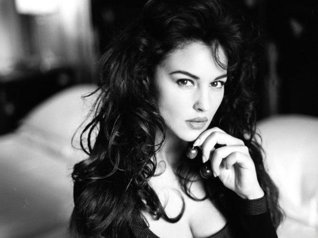 Обои картинки фото девушки, monica bellucci, черно-белая, брюнетка, лицо